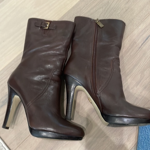 Anne Klein brown heeled boots size 6/6.5. - Picture 8 of 8